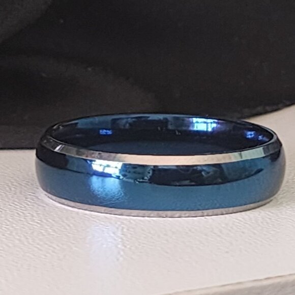 Tungsten Carbide Domed Wedding Band Sz 12-Beautiful Deep Blue & Silver-Like New! - Picture 10 of 12